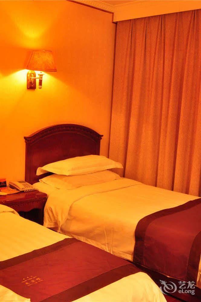 Yak Hotel Lhasa Esterno foto