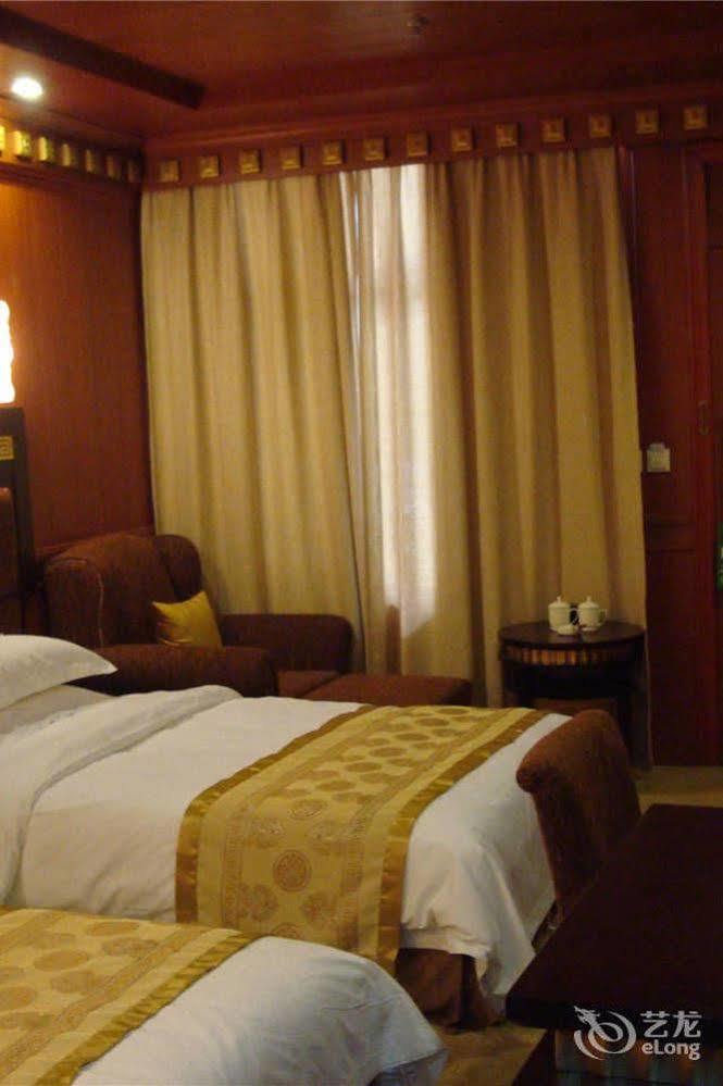 Yak Hotel Lhasa Esterno foto