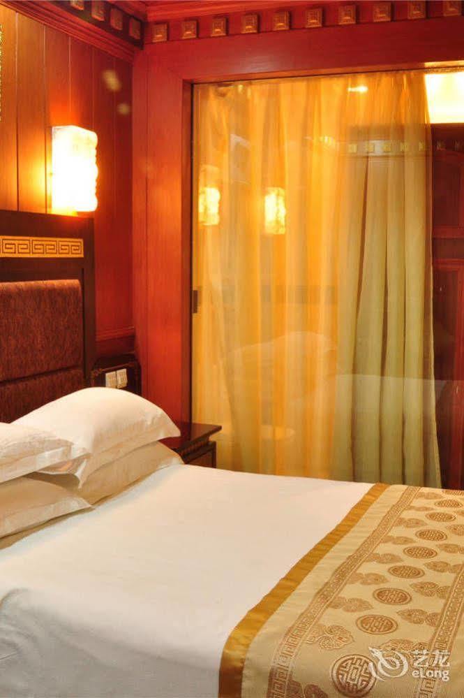 Yak Hotel Lhasa Esterno foto